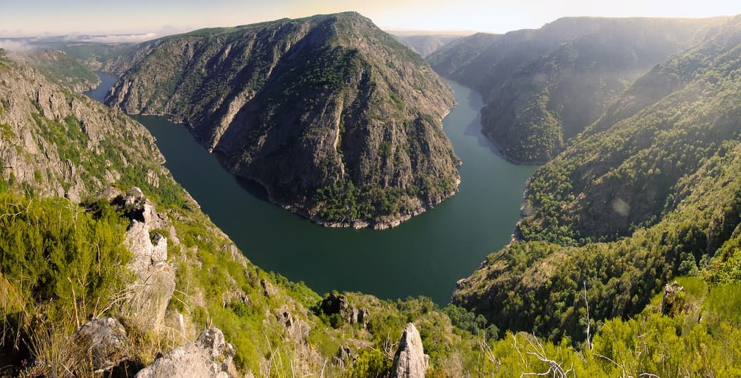 From Santiago: Ribeira Sacra Tour & Boat Trip